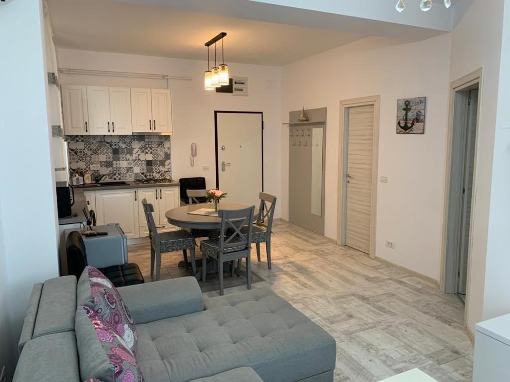 Apartmán Iris Năvodari Exteriér fotografie